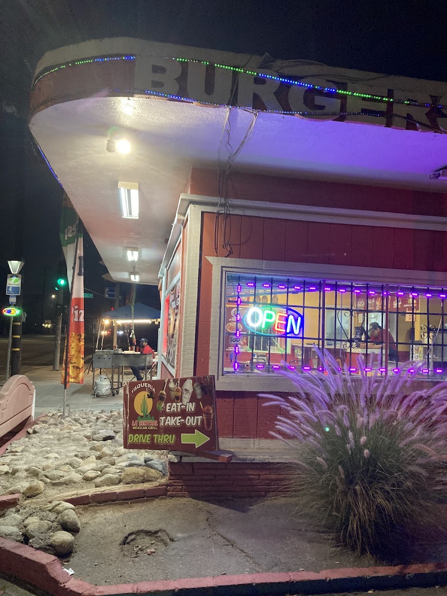 Taqueria La Central Mexican Grill